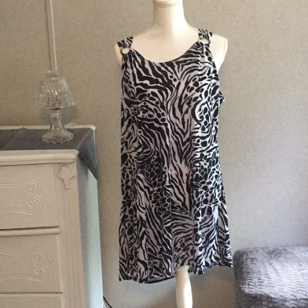 Pacific zBeach black and white swim coverup size 2X
